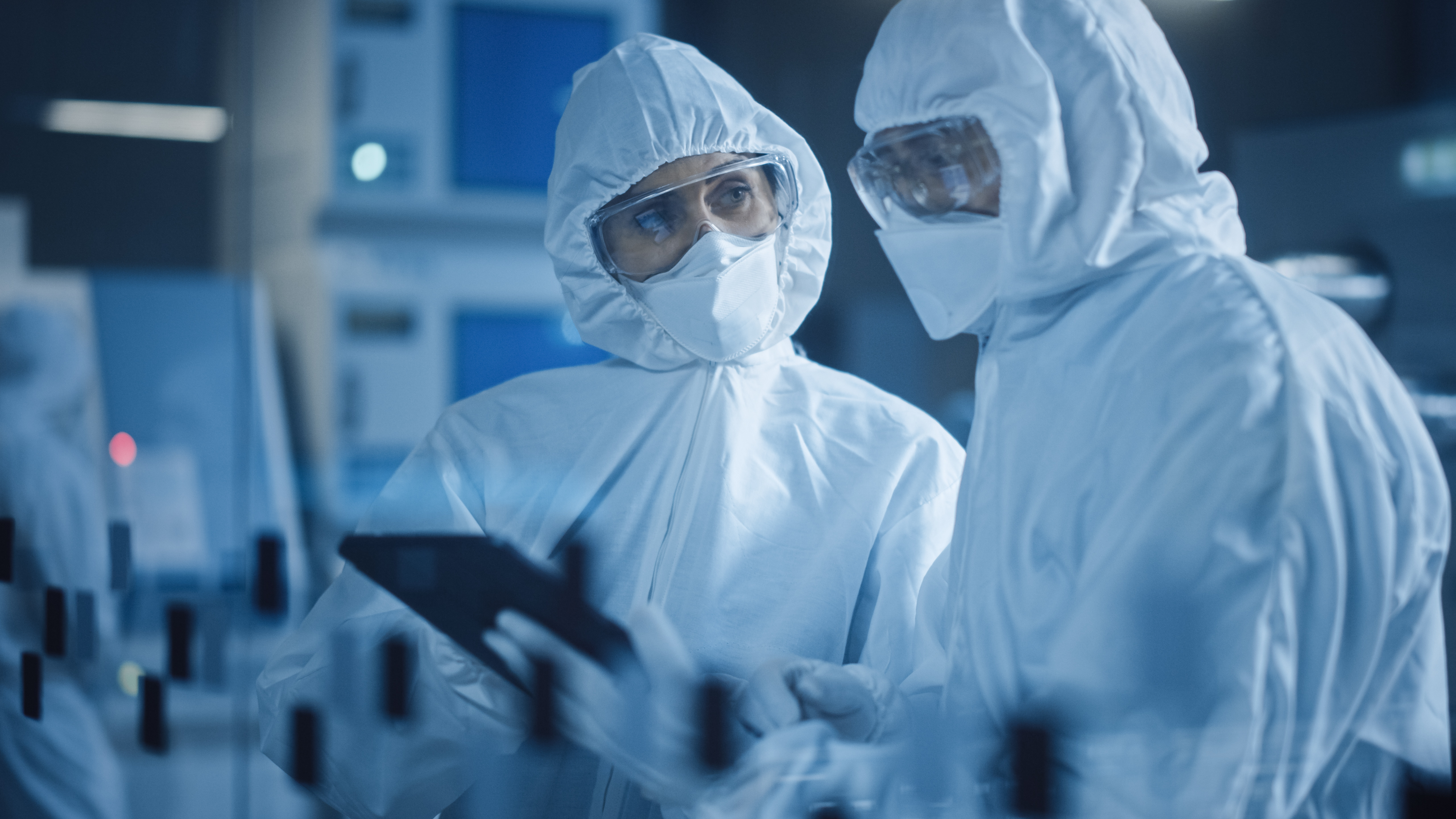 Adobestock 402914960 Cleanroom Ipad