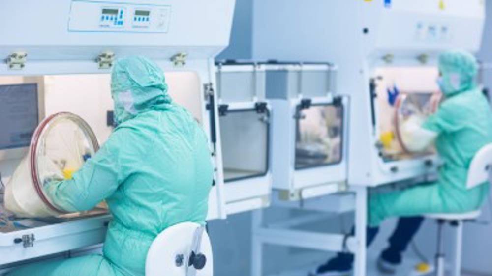 Cleanroom gowning factors: Measures to minimise contamination
