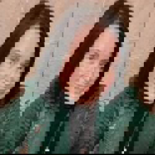 Caroline Gibbs Caroline Gibbs